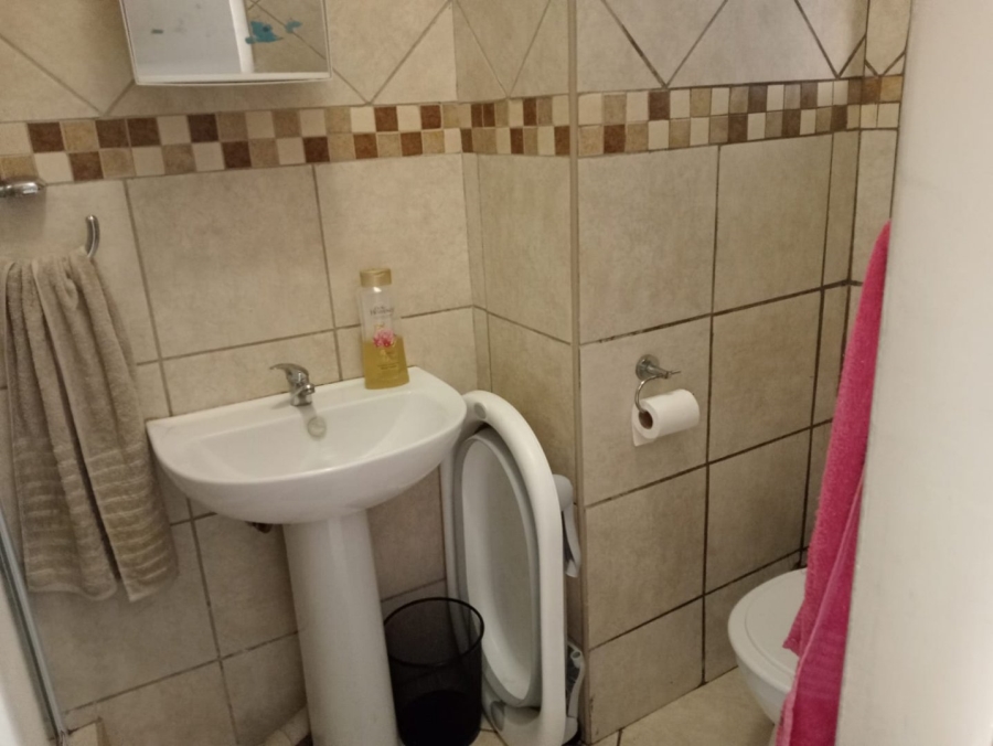 1 Bedroom Property for Sale in Vredenhof Sh Free State